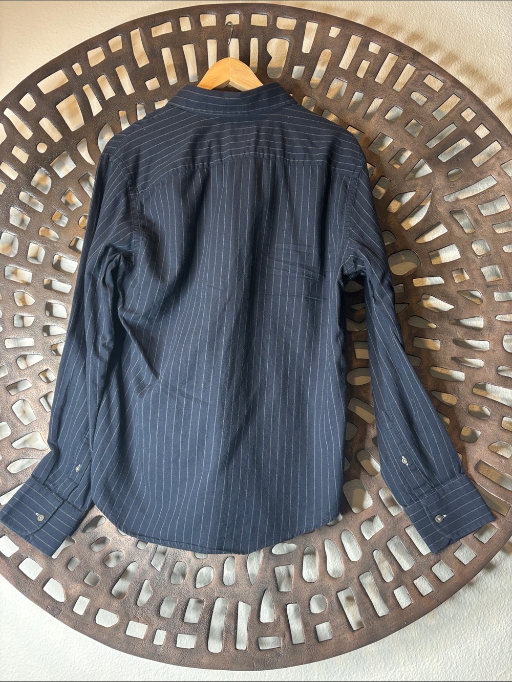 Classic Navy Pinstripe Long-Sleeve Men's Shirt slim fit untuckit cotton - Picture 2 of 9